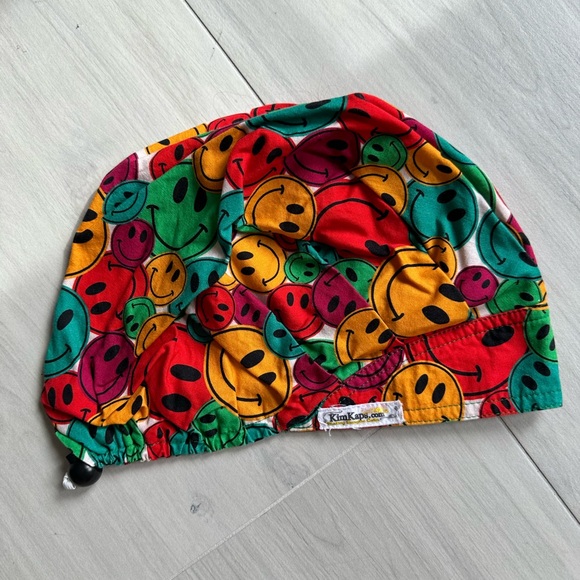 Smiley Face Bouffant Hat • Surgical Scrub - Picture 1 of 5